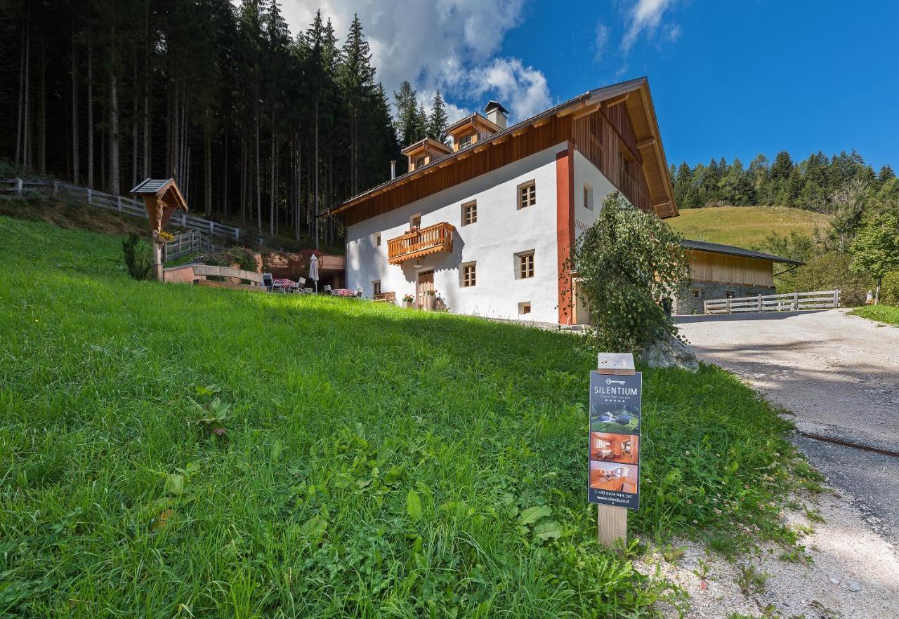 Silentium Dolomites Chalet Since 1600 Monguelfo-Tesido / Welsberg-Taisten Exterior foto